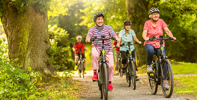 Titelbild E-Bike-Reisen und Radreisen 2024