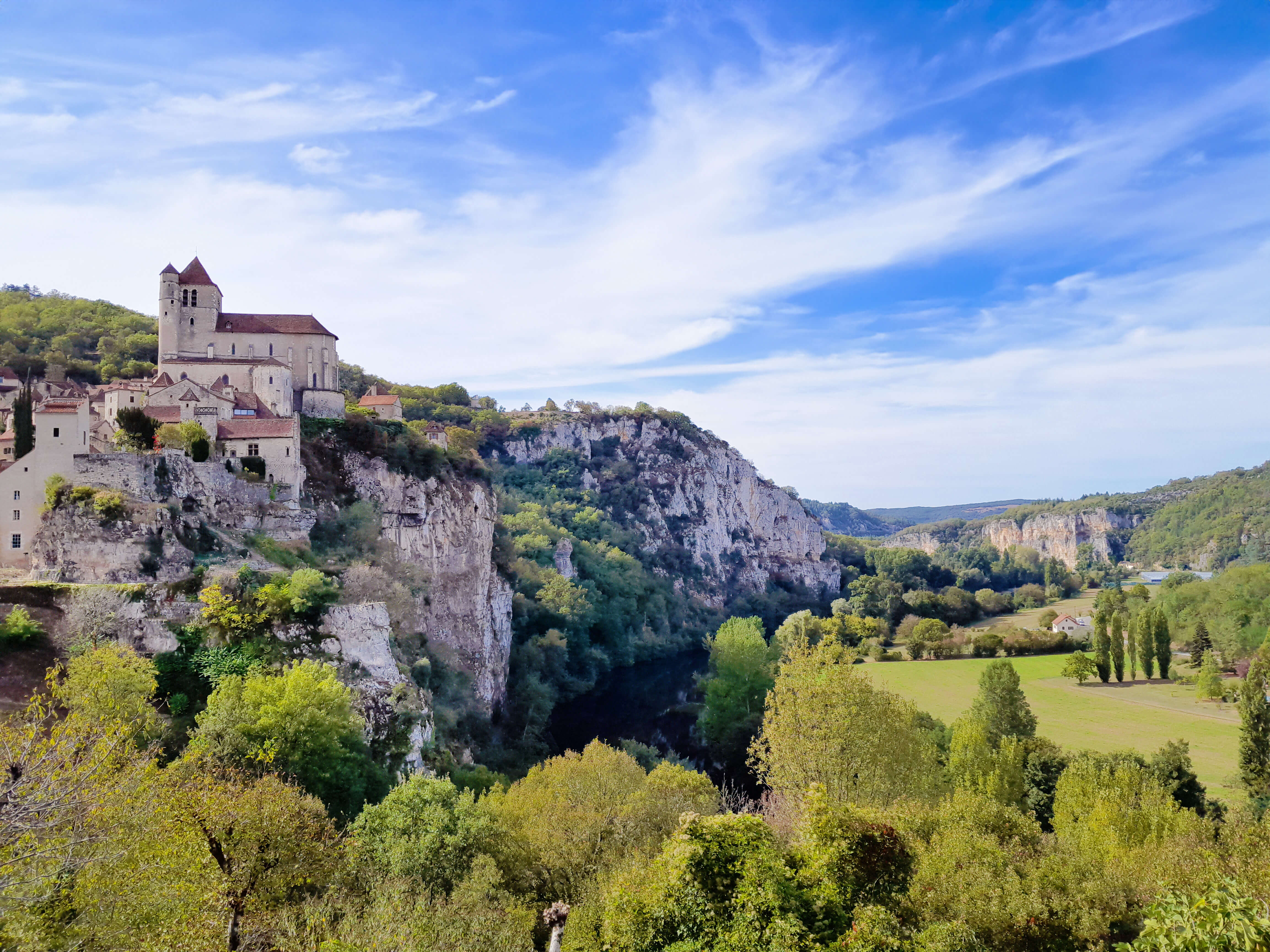 Thronendes Dorf Saint-Cirq-Lapopie; Copyright: Petra Wiedenroth