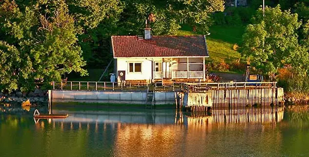 Kleines Haus am Wasser