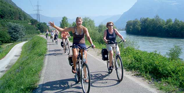 Fahrradgruppe in Südtirol