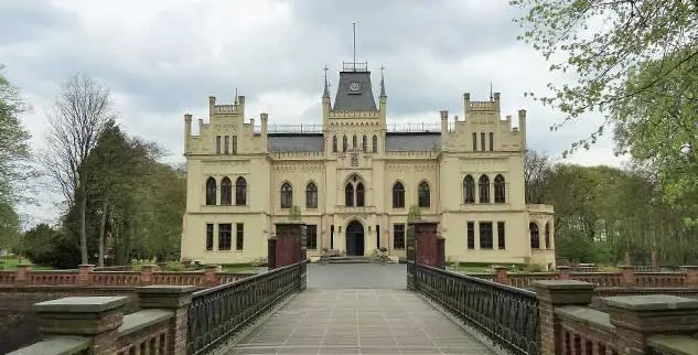 Erleben Sie die Evenburg in Leer und Silvester am Meer
