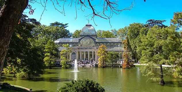 Kristallpalast in Madrid, fotografiert auf einer Wanderreise in Madrid