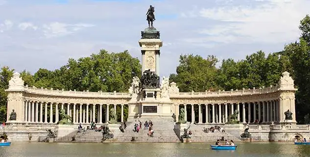 Entdecken Sie den Retiro-Park in Madrid an Silvester mit der Landpartie