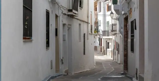 Blick in eine Gasse von Chulilla