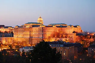 Die Landpartie: Budapester Burgpalast